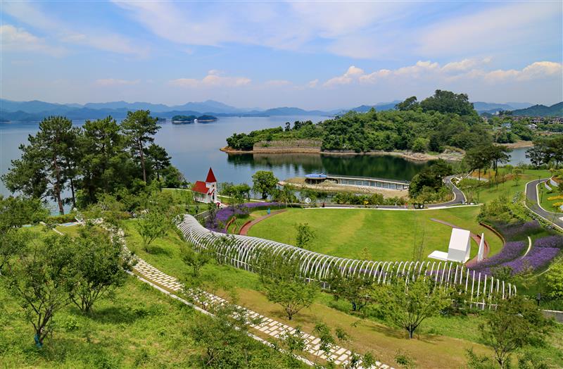 浙江淳安千岛湖植物园落成开放